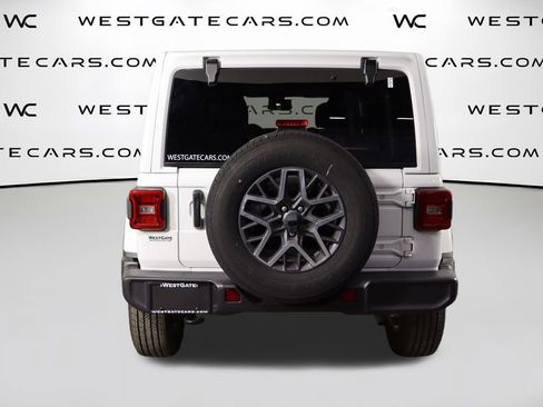 Used 2024 Jeep Wrangler Unlimited Sahara AWD/4WD image 4