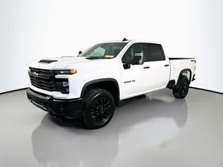 Used 2025 Chevrolet Silverado 2500 Custom w/ Custom Value Package AWD/4WD video 3