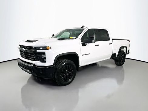 Used 2025 Chevrolet Silverado 2500 Custom w/ Custom Value Package AWD/4WD image 3