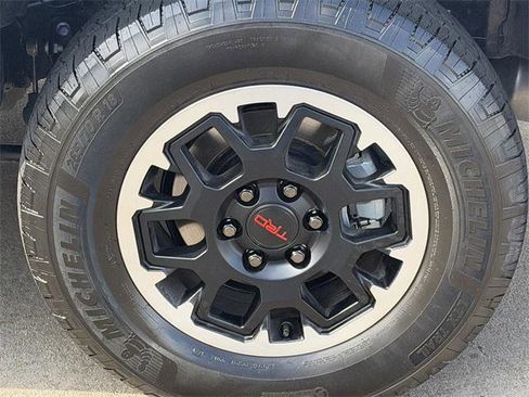 Certified 2025 Toyota 4Runner TRD Off-Road image 8