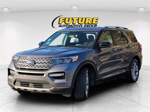 Certified 2022 Ford Explorer Limited w/ Equipment Group 301A image 5