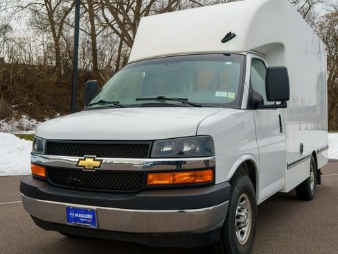 Used 2021 Chevrolet Express 3500 w/ Power Convenience Package image 2