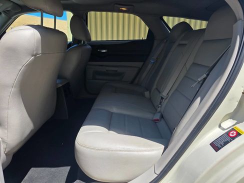 Used 2005 Dodge Magnum R/T w/ Convenience Group II RWD image 26