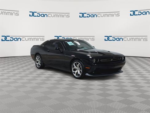 Used 2015 Dodge Challenger SXT Plus image 2