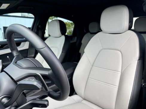 Used 2026 Porsche Cayenne Coupe AWD/4WD image 19