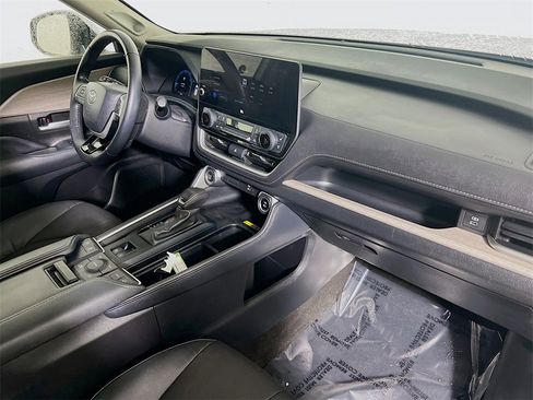 Used 2024 Toyota Grand Highlander Limited image 26