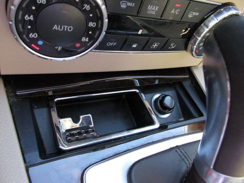 Used 2014 Mercedes-Benz C 300 4MATIC Sedan image 62