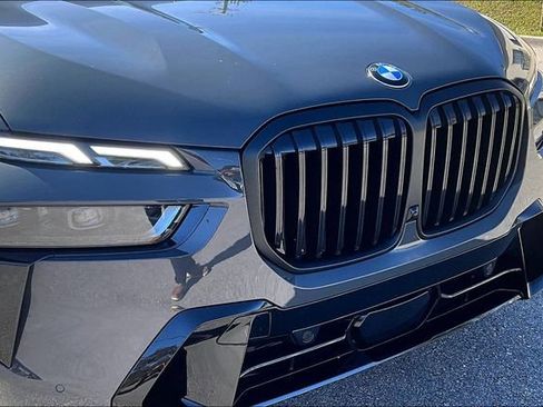 Used 2026 BMW X7 xDrive40i w/ Executive Package image 34