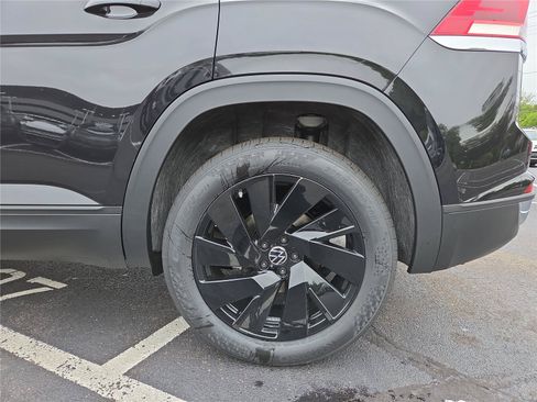 New 2026 Volkswagen Atlas Cross Sport SE AWD/4WD image 10