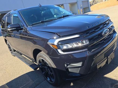Used 2022 Ford Expedition Limited image 5