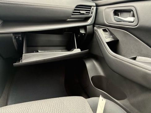 Used 2026 Nissan Rogue SV w/ Cold Weather Package image 40