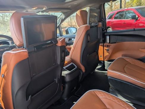 New 2026 Chrysler Pacifica Pinnacle image 25