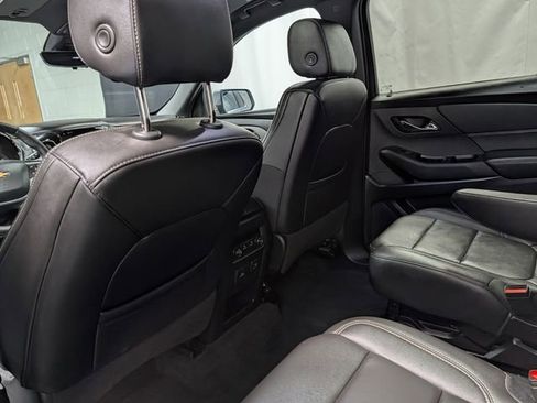 Used 2023 Chevrolet Traverse LT w/ LT Premium Package AWD/4WD image 15