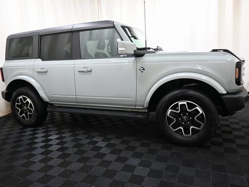 Used 2022 Ford Bronco Outer Banks image 15