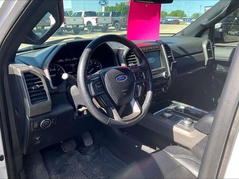 Used 2020 Ford Expedition XLT w/ Equipment Group 201A AWD/4WD image 7