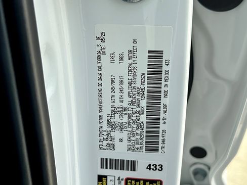 Certified 2025 Toyota Tacoma SR5 image 26