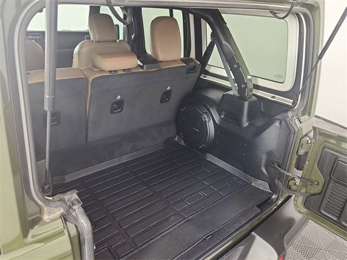 Used 2023 Jeep Wrangler Unlimited Sahara w/ Cold Weather Group image 15