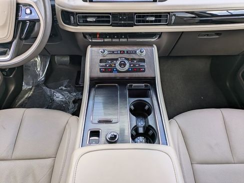 Used 2021 Lincoln Aviator Reserve w/ Equipment Group 201A AWD/4WD image 20