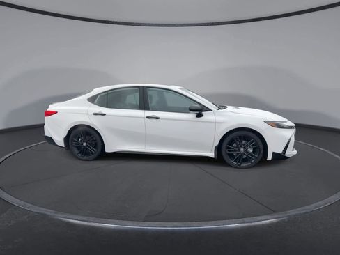 Used 2026 Toyota Camry XLE w/ Convenience Package image 9