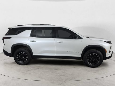 Used 2025 Chevrolet Traverse Z71 AWD/4WD image 4