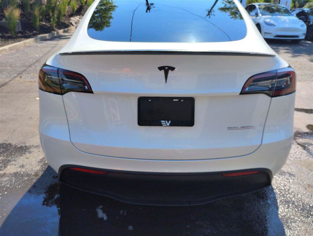 Used 2023 Tesla Model Y Performance AWD/4WD image 14