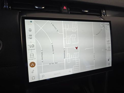 Used 2025 Land Rover Discovery Sport Dynamic SE AWD/4WD image 25