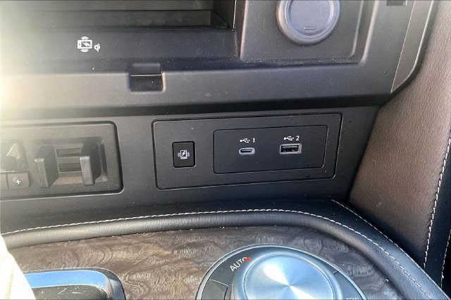 Used 2022 Nissan Armada Platinum w/ Captain's Chairs Package AWD/4WD image 16