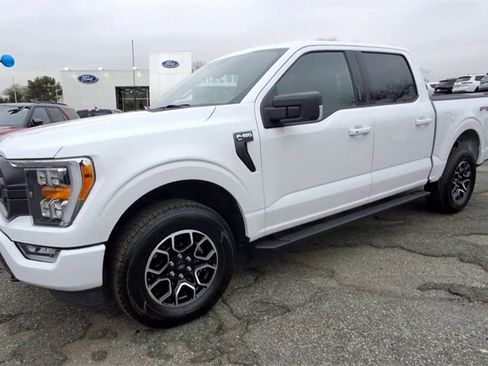 Certified 2022 Ford F150 XLT w/ Equipment Group 302A High image 4