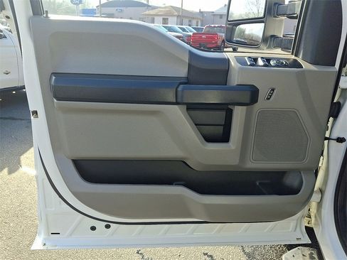 Used 2022 Ford F250 XL w/ Power Equipment Group image 12