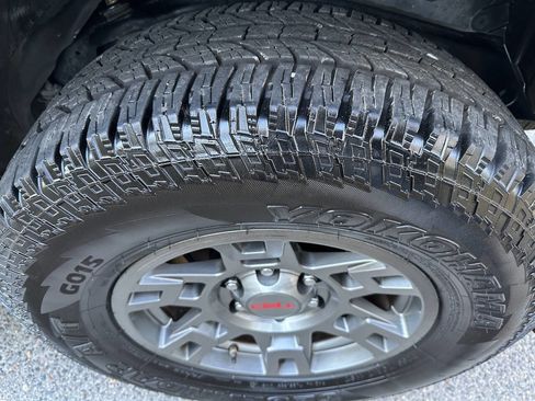 Used 2018 Toyota 4Runner 4WD image 22