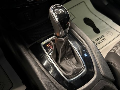 Used 2017 Nissan Rogue Sport SV image 15