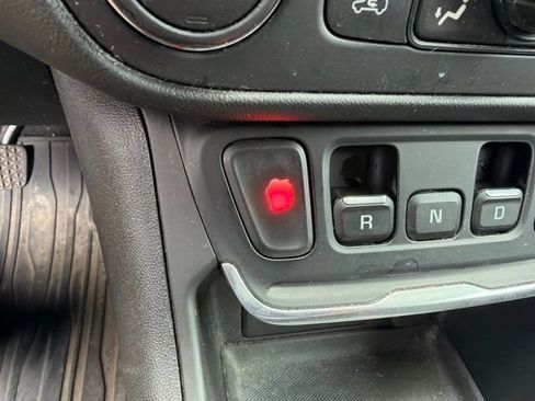 Used 2018 GMC Terrain SLE w/ Driver Convenience Package AWD/4WD image 10