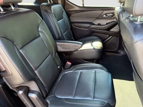 Used 2022 Chevrolet Traverse LT w/ LT Premium Package AWD/4WD image 30