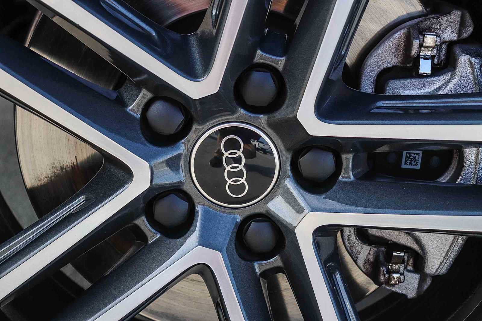 Used 2025 Audi Q5 Premium w/ Convenience Package AWD/4WD image 15