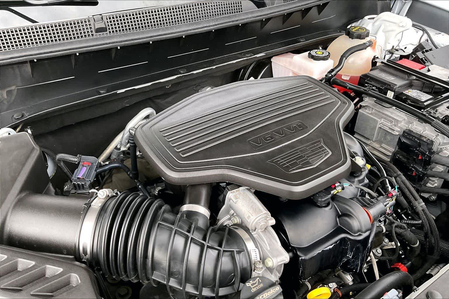 Used 2025 Cadillac XT6 Premium Luxury FWD image 33