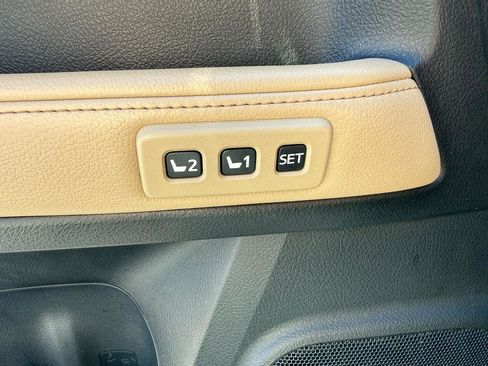 Used 2016 Toyota 4Runner Limited image 15