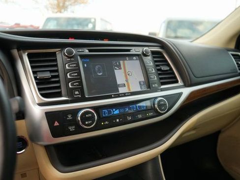 Used 2018 Toyota Highlander Limited image 26