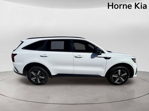 Certified 2022 Kia Sorento S w/ Panoramic Sunroof Package FWD image 3