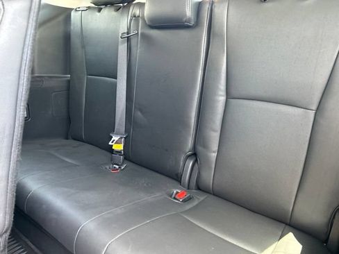 Used 2022 Toyota Highlander L FWD image 40