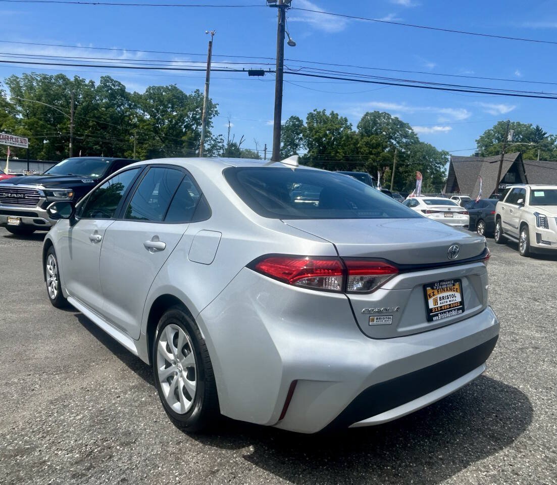 Used 2021 Toyota Corolla LE FWD image 3