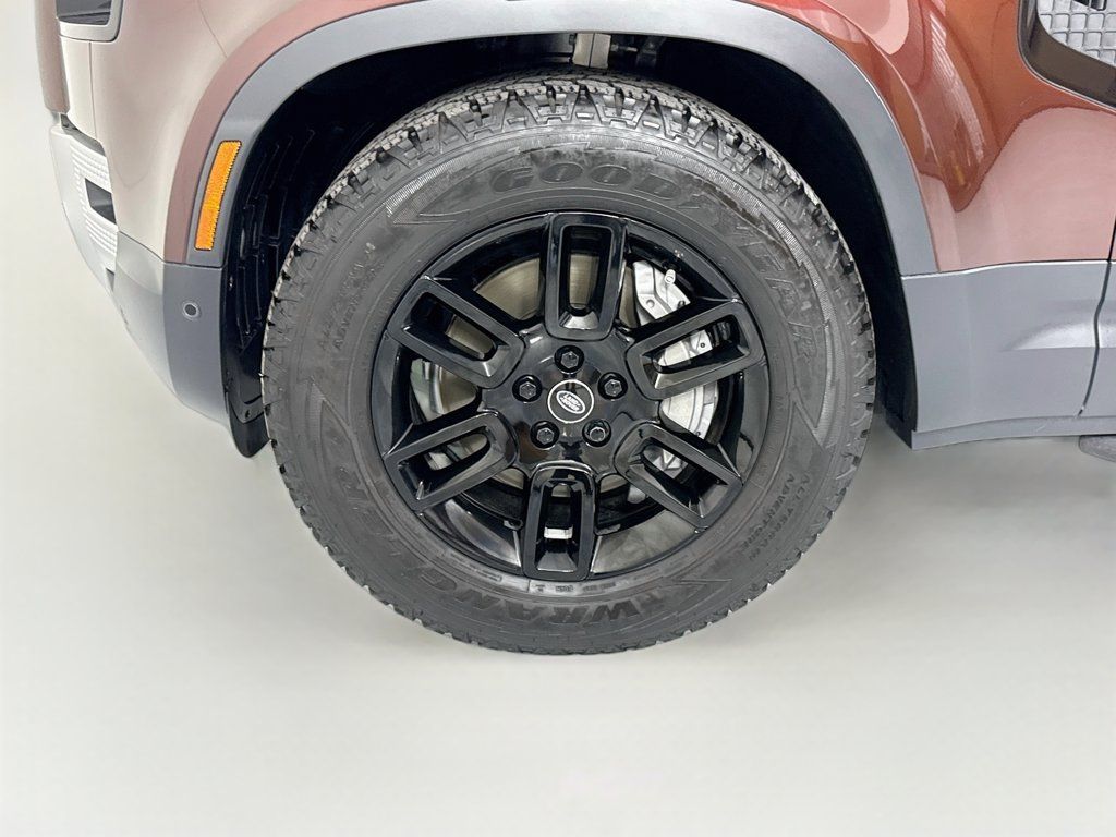 Used 2025 Land Rover Defender 130 S AWD/4WD image 30