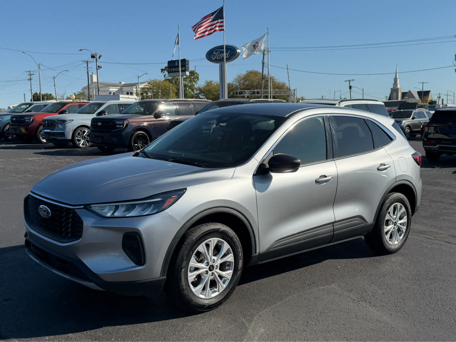 Used 2024 Ford Escape Active AWD/4WD image 2