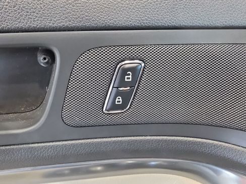 Used 2015 Ford Explorer FWD image 17