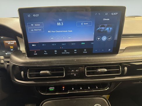 Used 2022 Lincoln Nautilus FWD w/ Premium Package image 16