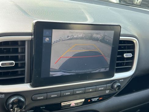 Used 2023 Hyundai Venue SEL w/ Cargo Package FWD image 18