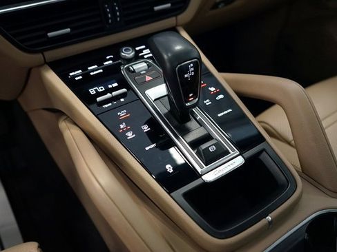 Used 2020 Porsche Cayenne image 42