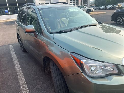 Used 2018 Subaru Forester 2.5i Premium w/ All-Weather Package AWD/4WD image 3