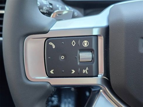 New 2025 Land Rover Discovery S image 22