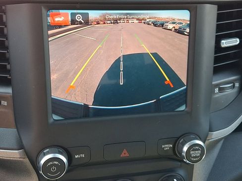 Used 2024 RAM 2500 Tradesman w/ Chrome Appearance Group image 19