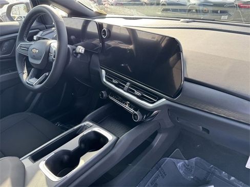 New 2026 Chevrolet Equinox EV LT image 6